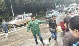 网友爆料雨靴视频播放,雨靴舞动，演绎别样风情